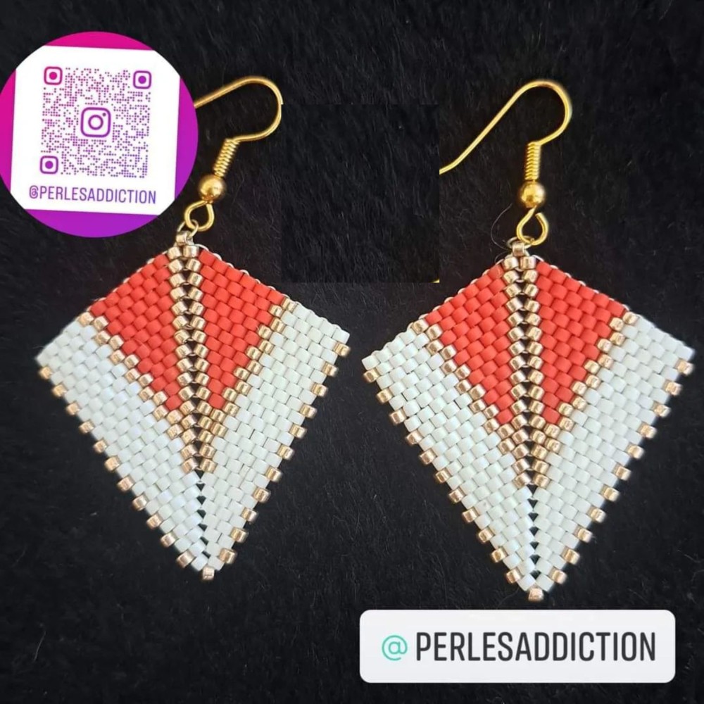 boucle d'oreille triangle rouge et blanc