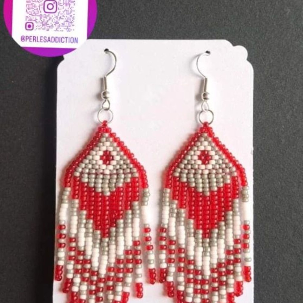 boucles d'oreilles à frange rouge grise blanche