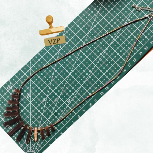 Collier plastron en Goldstone en éventails