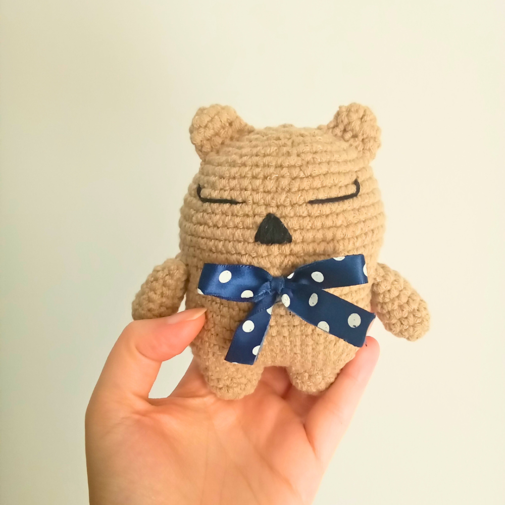 Mimi, la petite ourse en crochet 