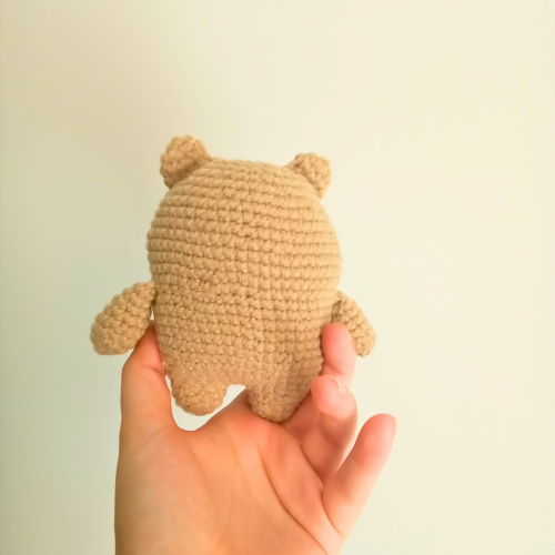 Mimi, la petite ourse en crochet 