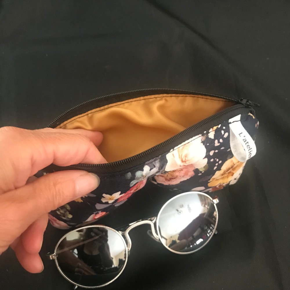 Trousse molletonnée pour protéger les lunettes - motifs variés