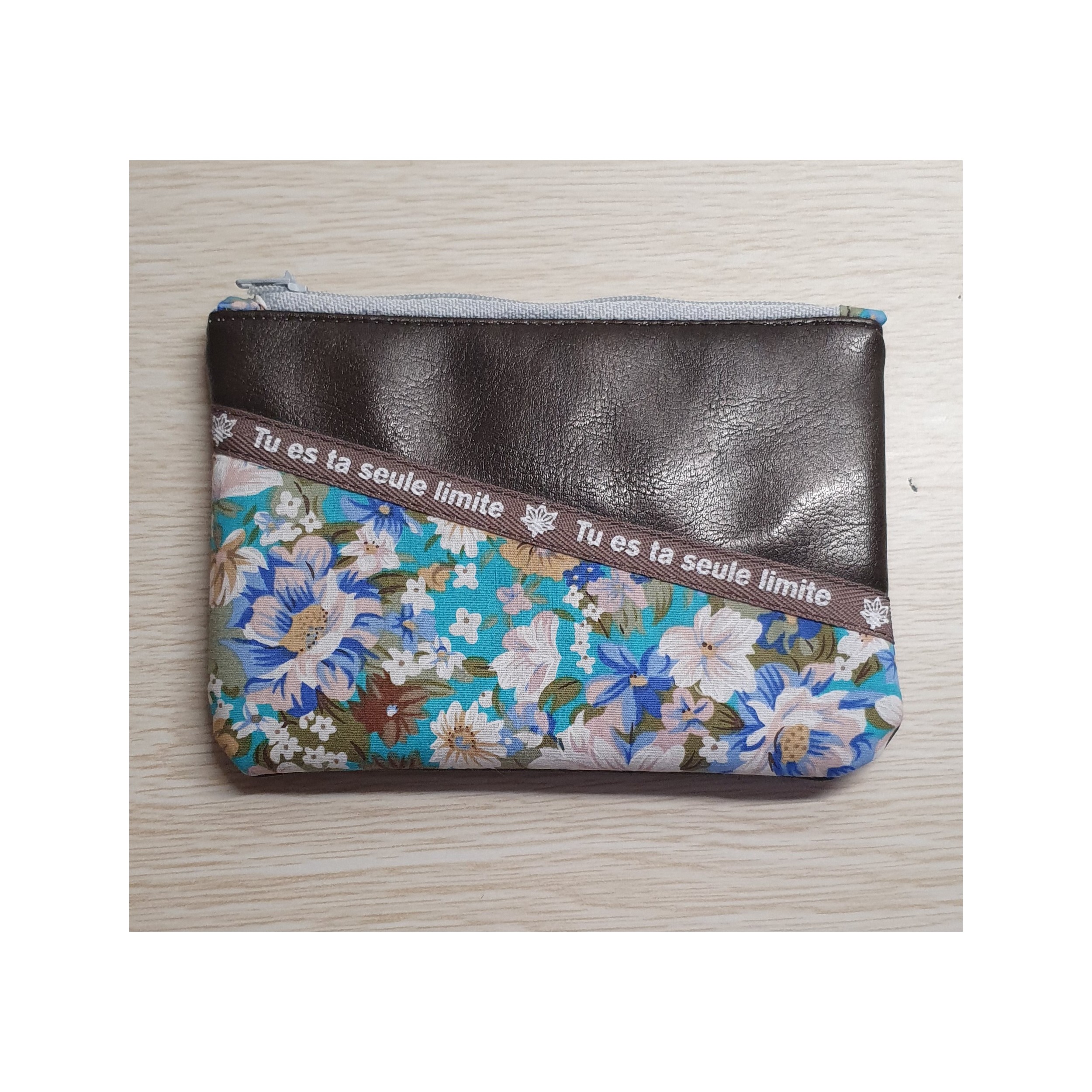 Petite pochette zippée 