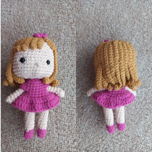 Petite poupée de 12cm faite à la main au crochet