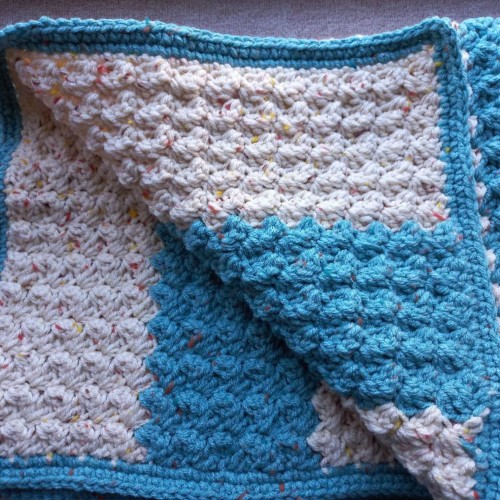 Couverture bébé au crochet