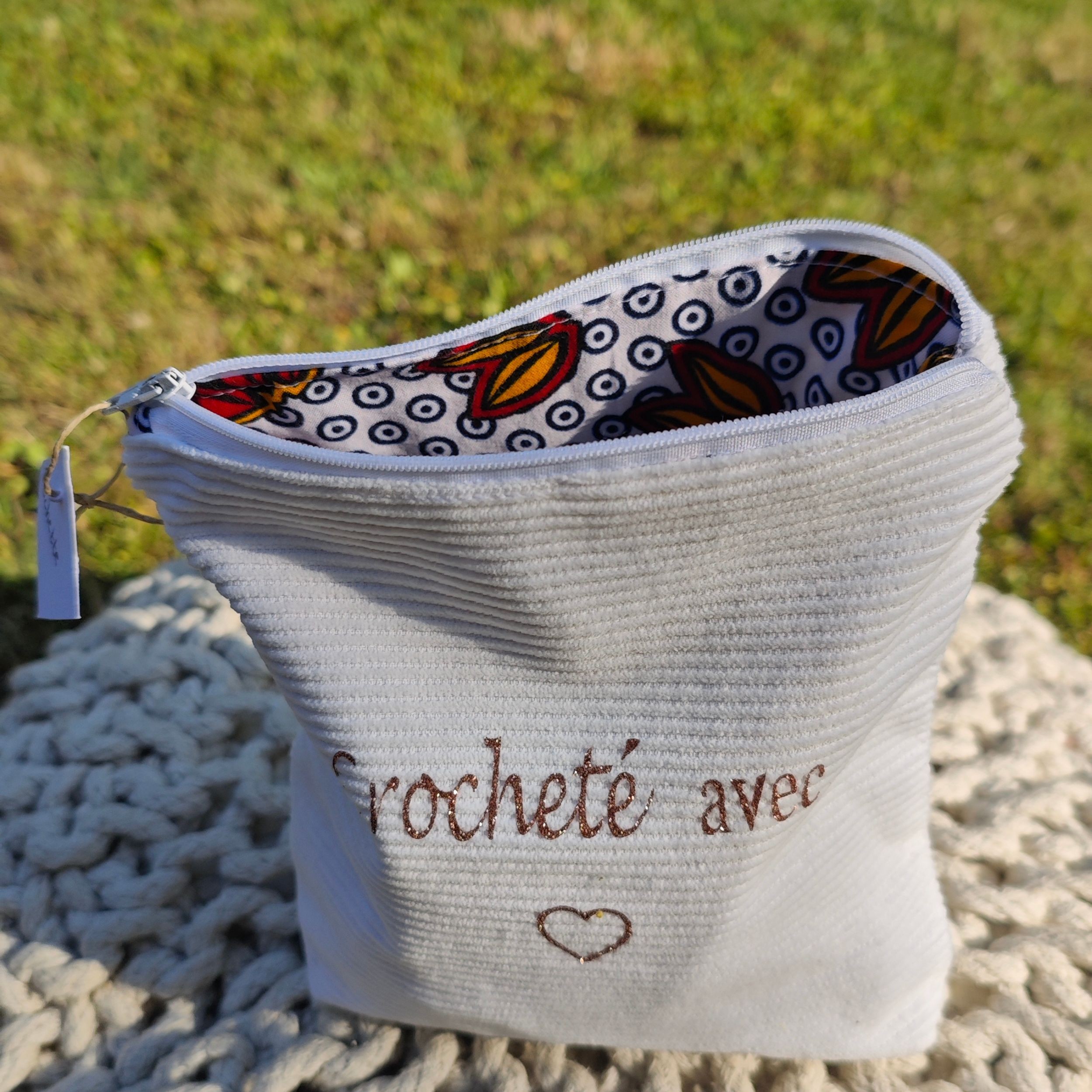 Pochette "crocheté avec amour"